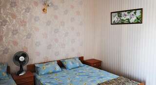 Гостевой дом Inn laguna Николаевка Трехместный номер с душем-1